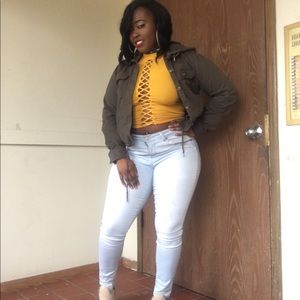 Meet your Posher, Andrika